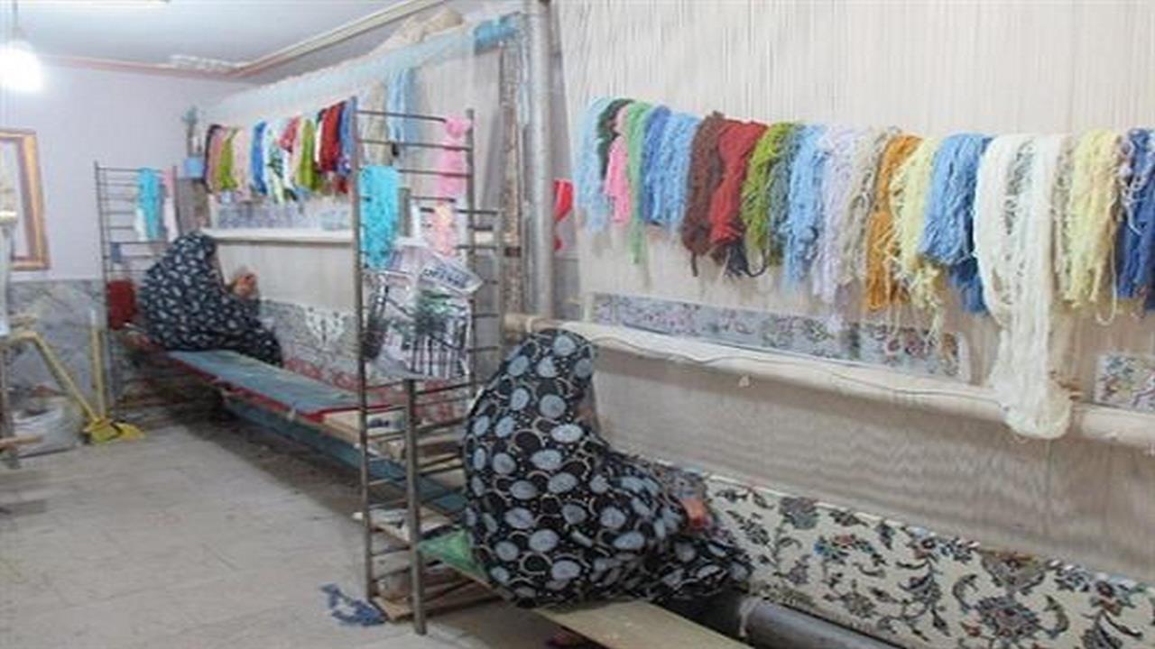 دوره‌های آموزش ارتقای مهارت قالی بافان در استان ایلام