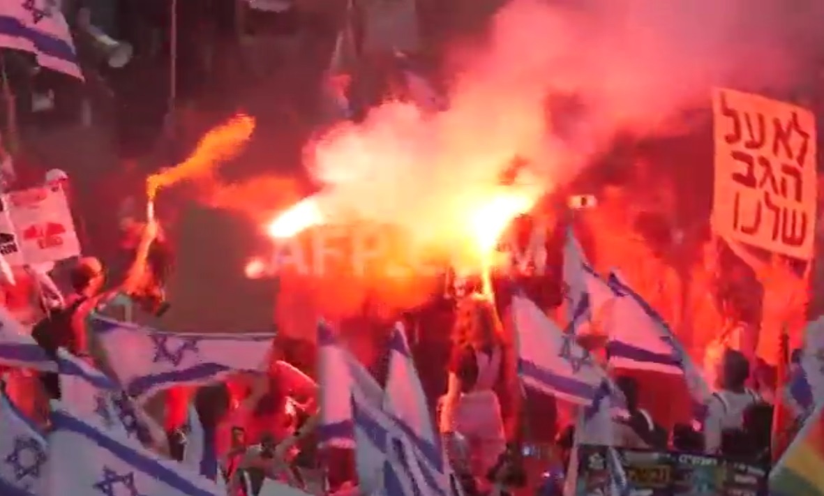 معترضان در تل آویو علیه نتانیاهو