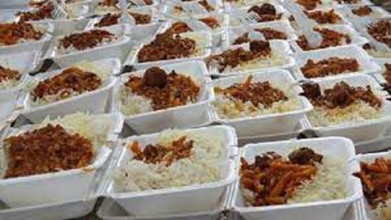 پخت و توزیع ۴۰ دیگ غذای نذری در تبریز