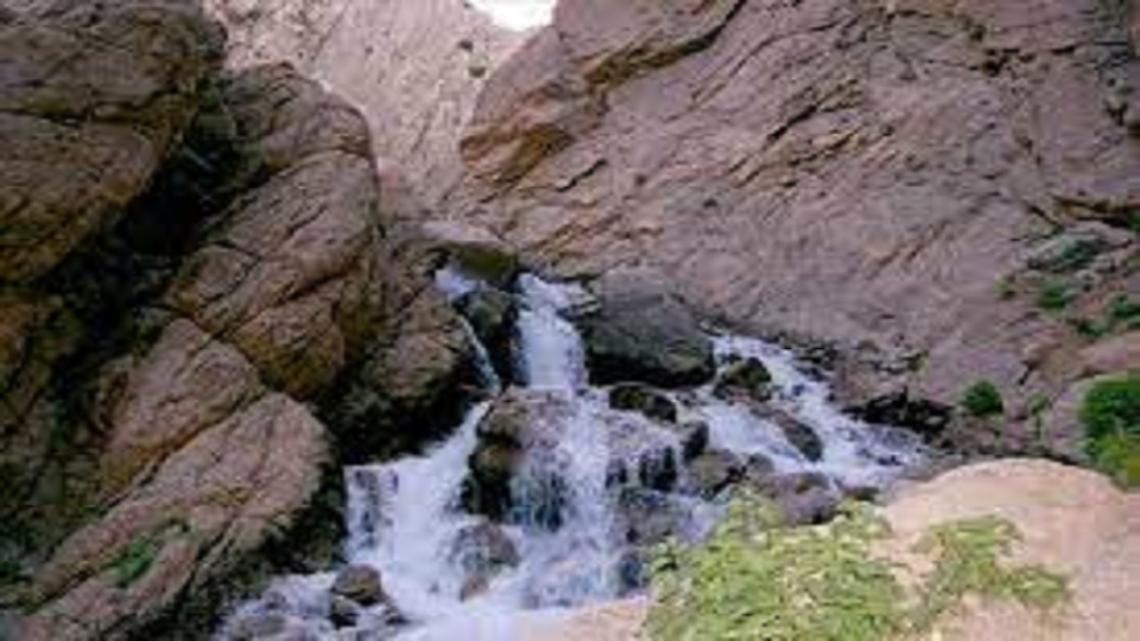 آبشار ازنادر در دورود لرستان