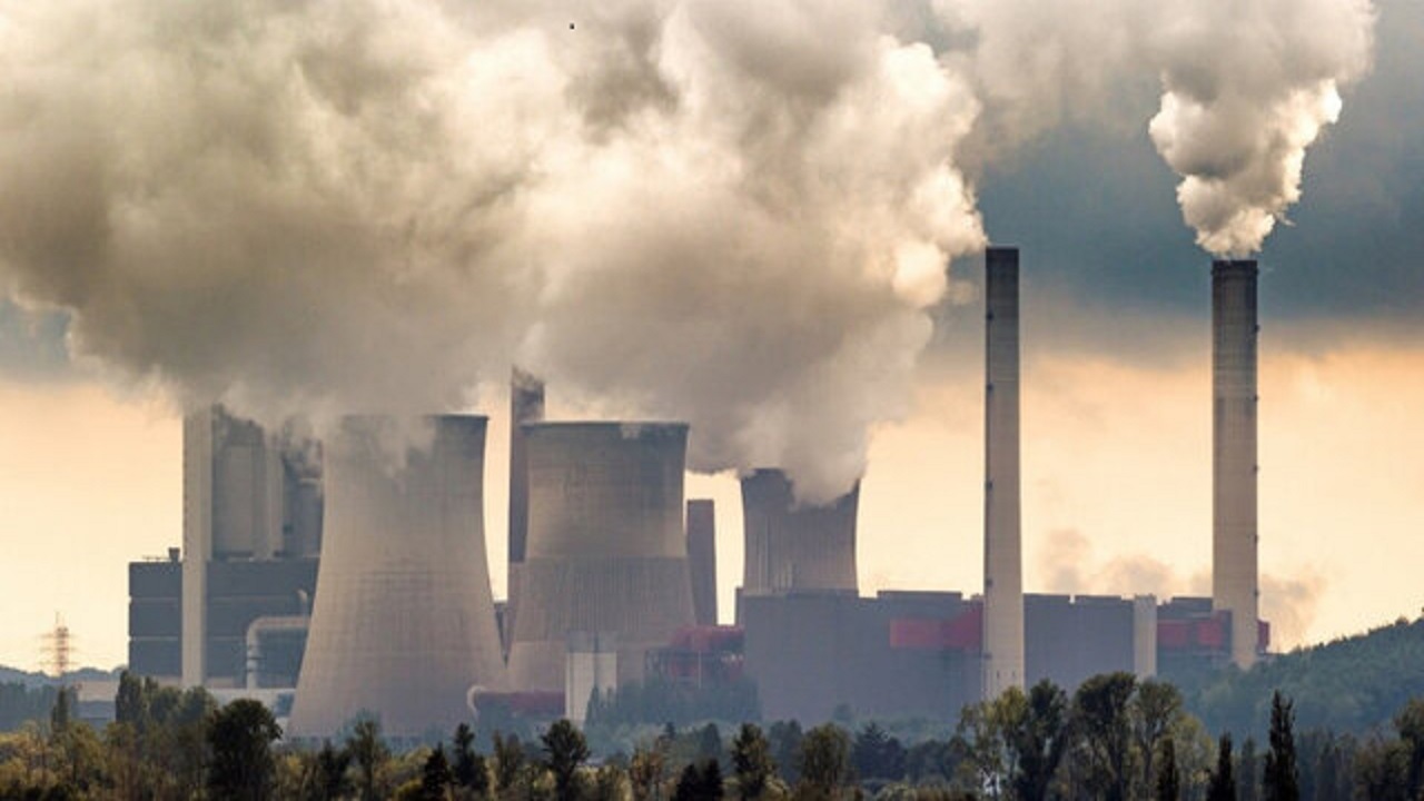 صنایع آلاینده باید سهم خود از آلودگی هوا را به شهرداری‌ها پرداخت کنند