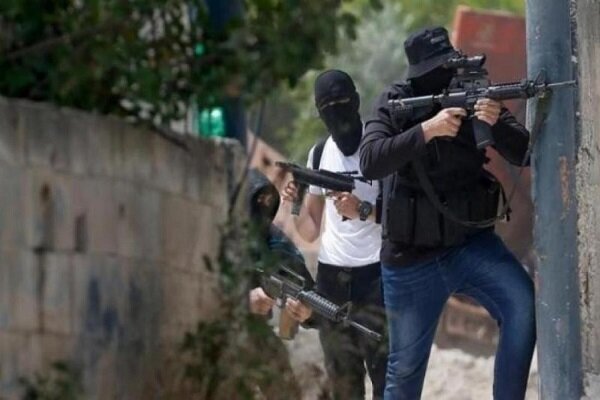 تیراندازی مبارزان فلسطینی به ایست بازرسی صهیونیست‌ها در کرانه باختری