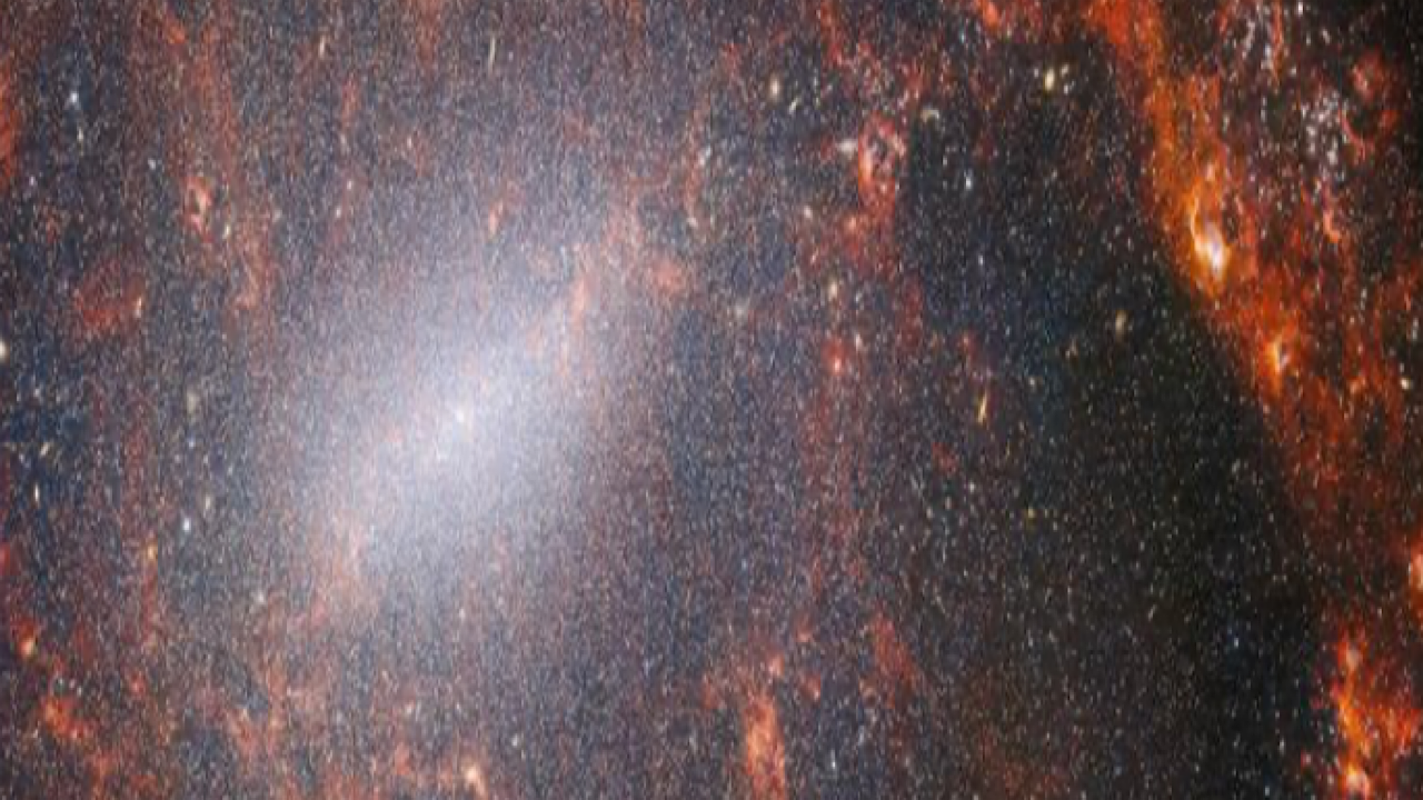 جیمز وب از یک کهکشان مارپیچی میله‌ای عکس گرفت