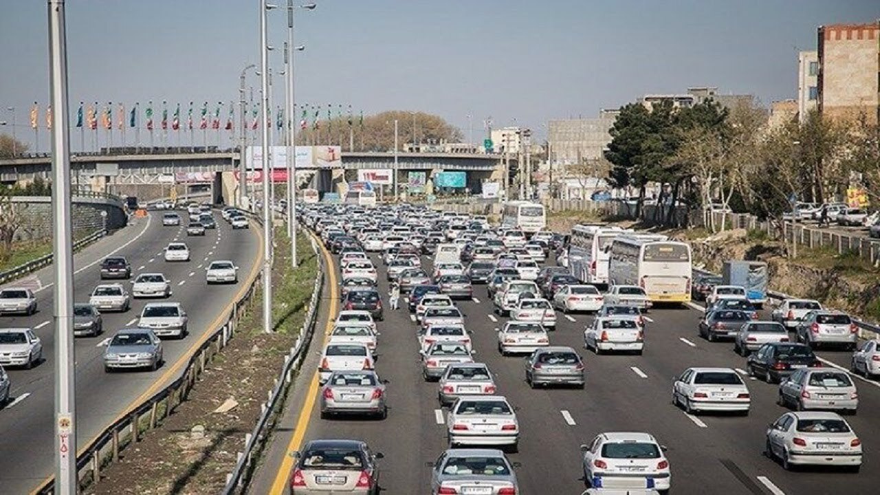 ترافیک سنگین در  آزاد راه تهران_ شمال