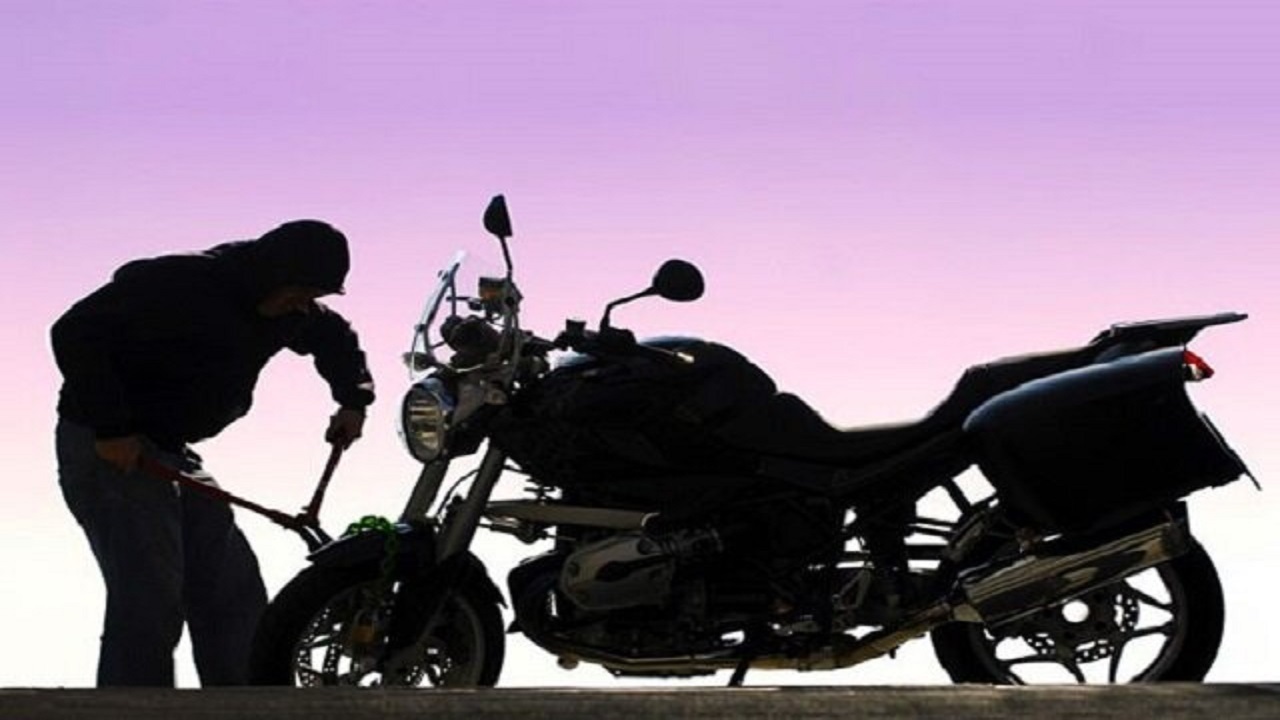 کشف موتورسیکلت سرقتی در رامیان