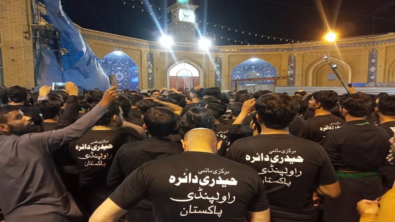 برگزاری مراسم بزرگداشت امام در حرم حضرت معصومه با حضور پاکستانی‌ها + فیلم و تصاویر