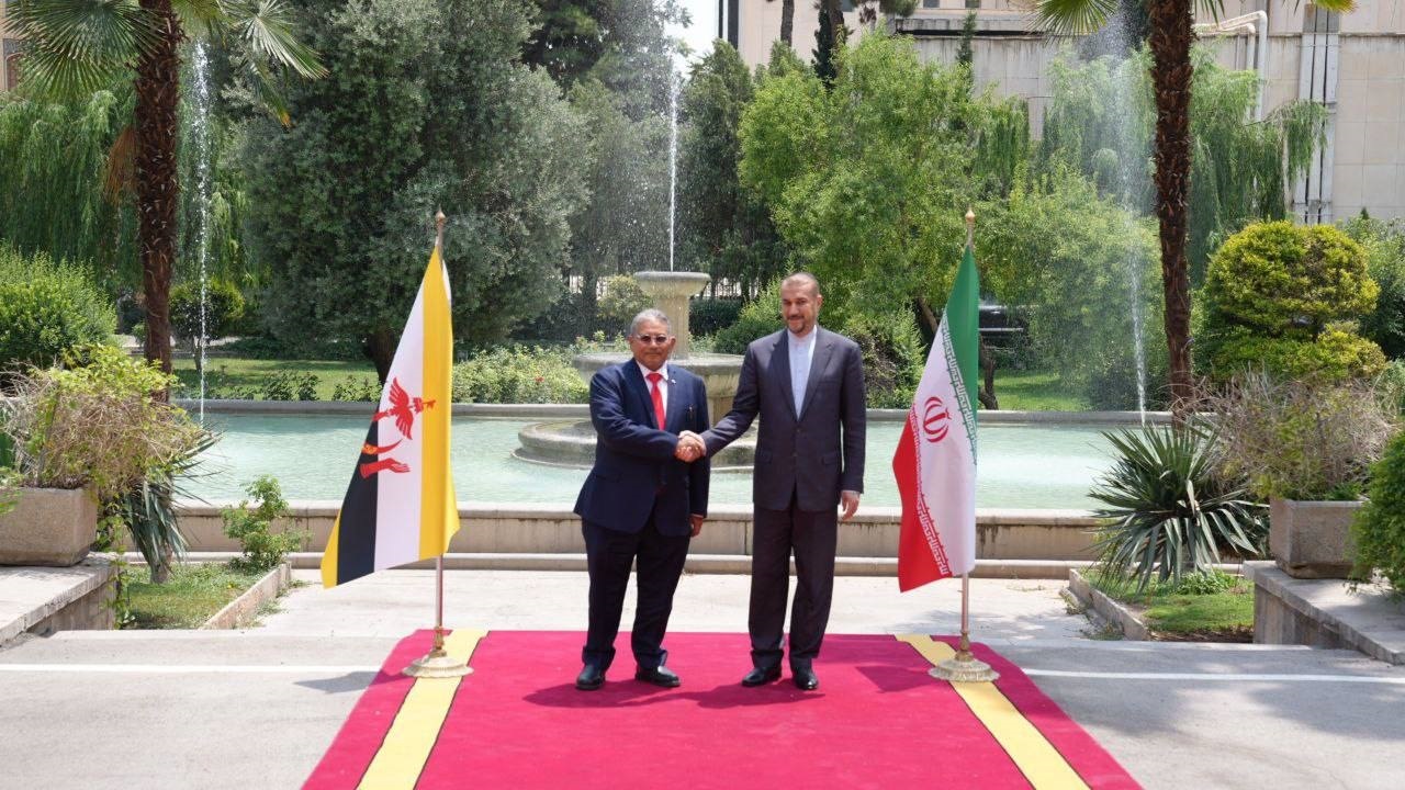 بررسی راه‌های توسعه مناسبات ایران و برونئی در دیدار وزیران خارجه دو کشور