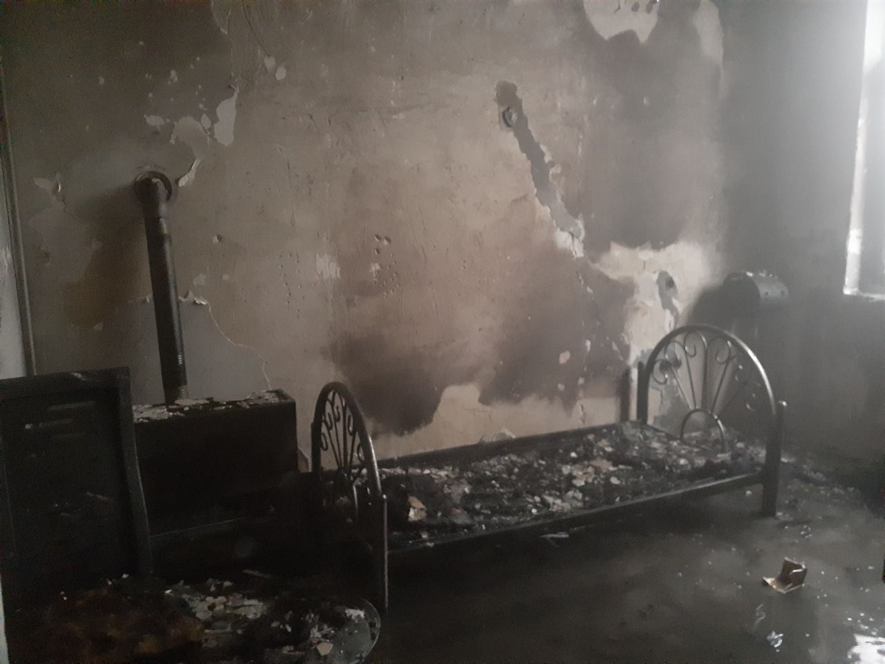 آتش سوزی خانه ویلایی به دلیل اتصالی سیم برق پنکه