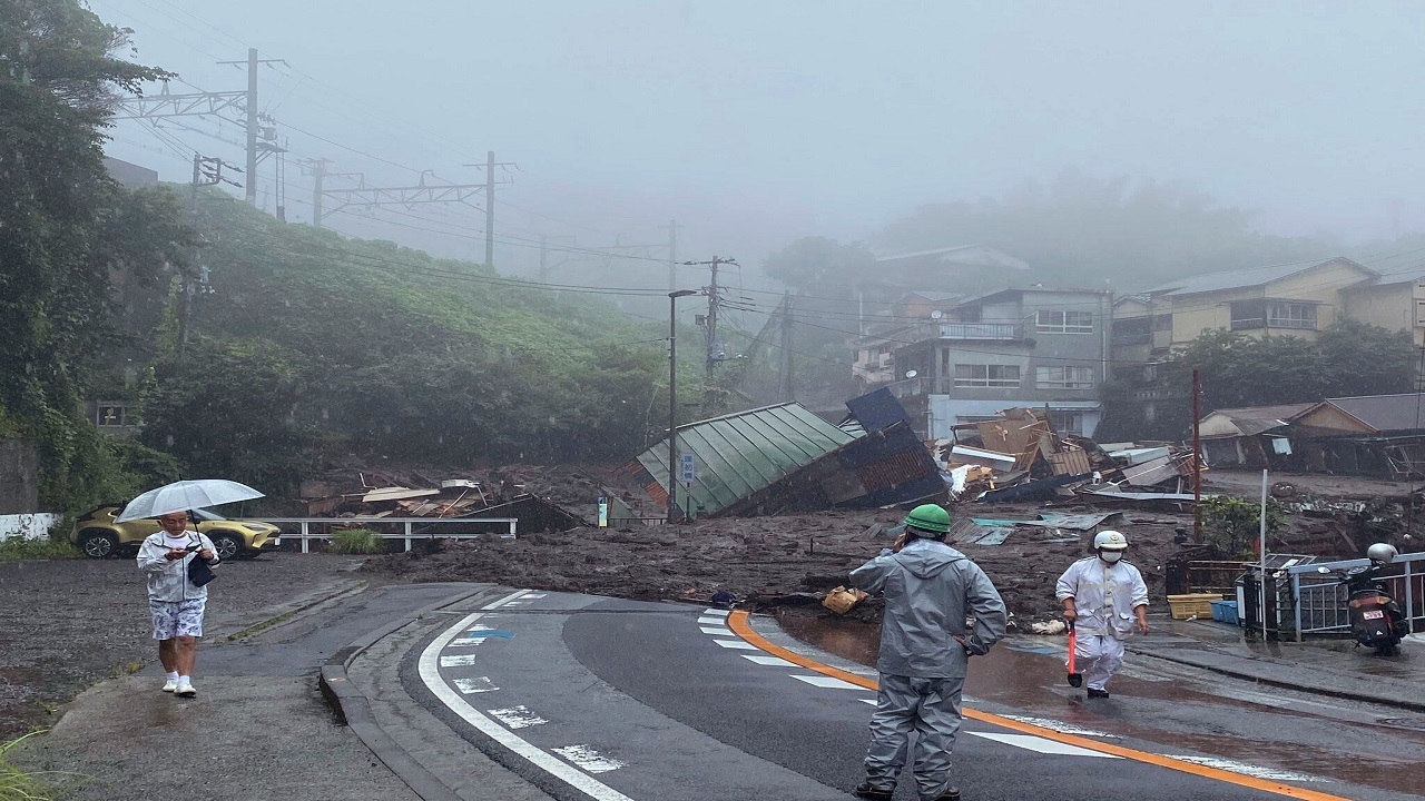 تخلیه بیش از ۲۰۵ هزار شهروند ژاپنی درپی رانش زمین