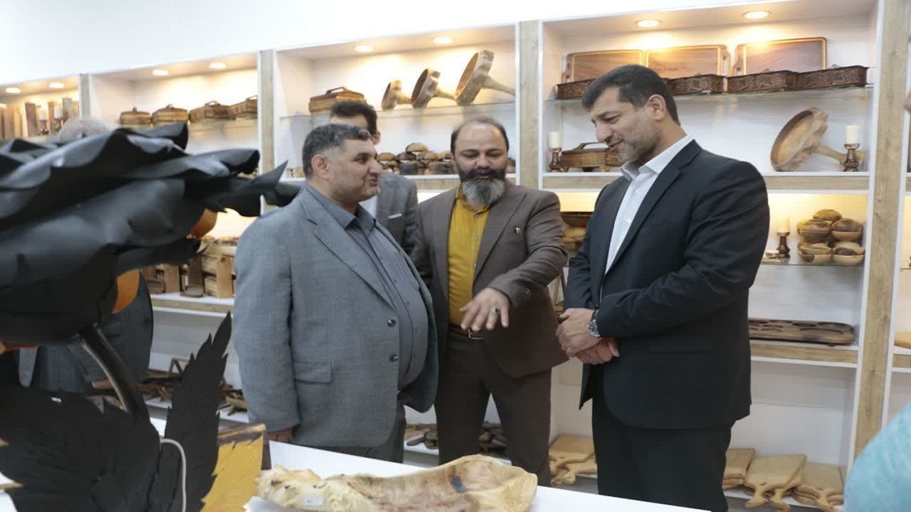 افتتاح فروشگاه صنایع‌دستی در آذربایجان غربی
