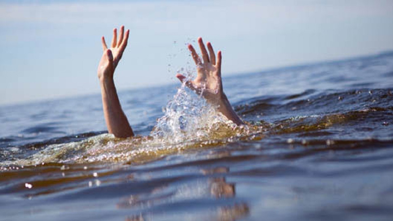 یک جوان ۱۹ ساله در دریاچه زریوار غرق شد