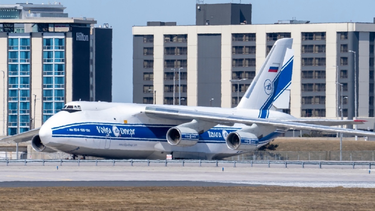 مسکو: مصادره هواپیمای روس توسط کانادا «دزدی» است
