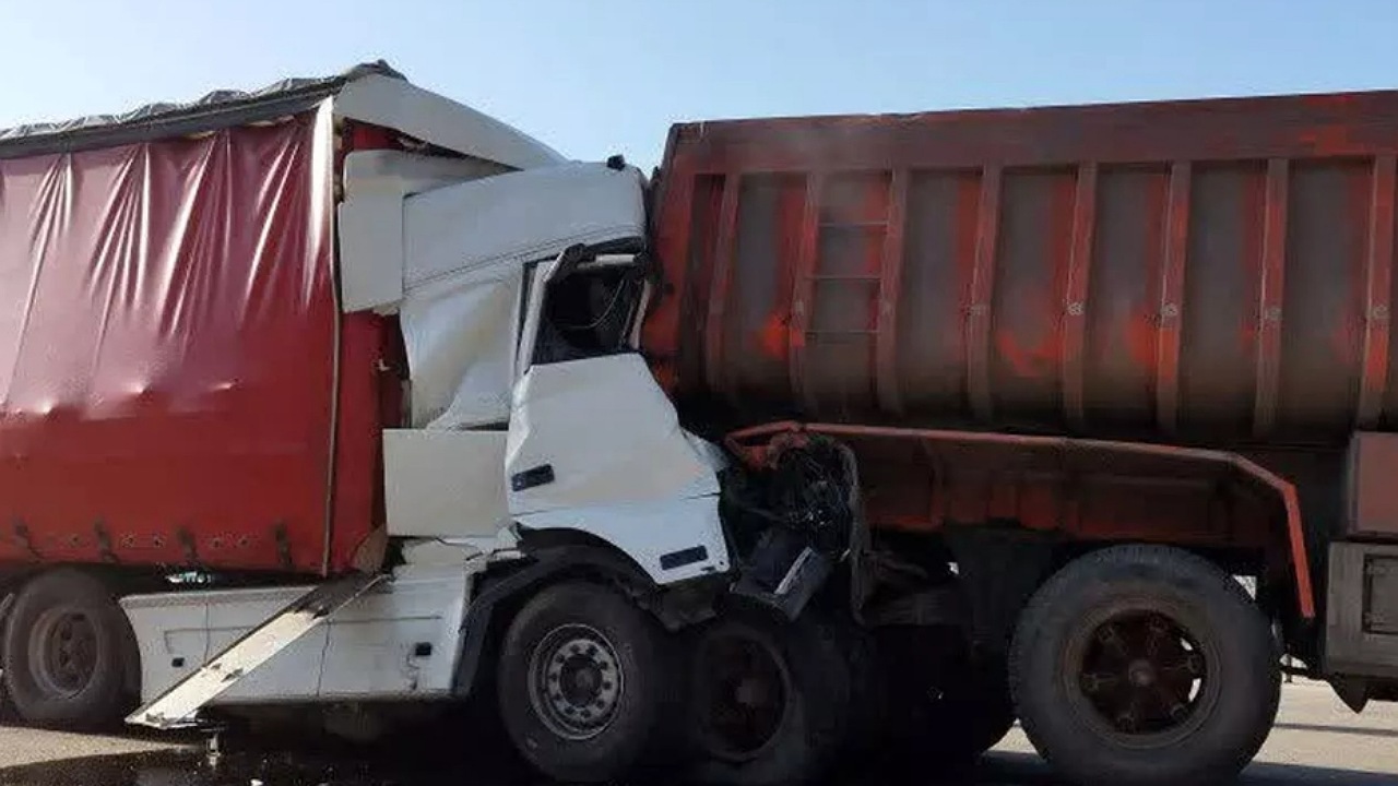 فوت ۵ نفر بر اثر تصادف در جاده چاه جم استان سمنان