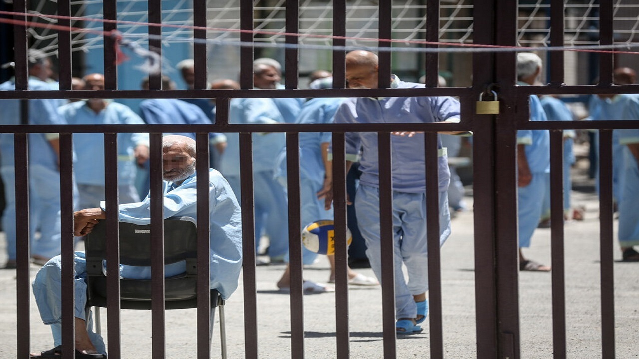 ۱۲۴ معتاد متجاهر و خرده فروش از حاشیه شهر مشهد جمع آوری شدند