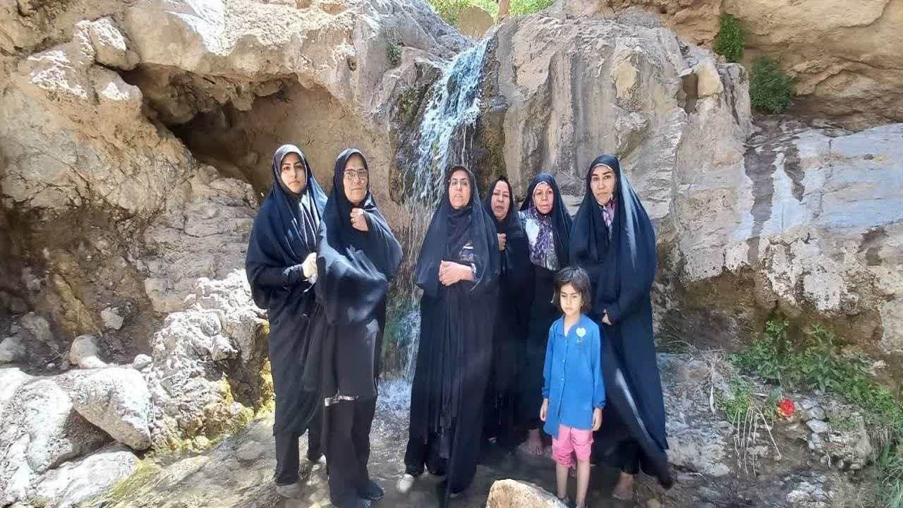 اردوی کوهنوردی خواهران بسیجی در منطقه دره گاهان تفت