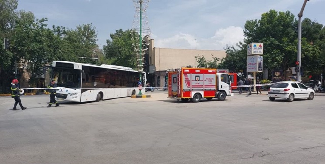 حادثه ریزش خیابان نظر در اصفهان بر اثر نشت لوله آب