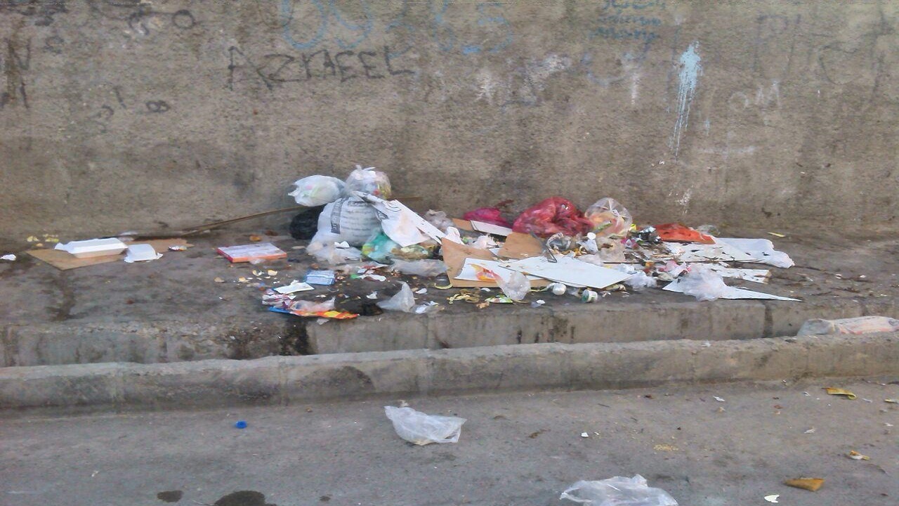 گلایه از انباشت زباله در محله پردیس اهواز + تصاویر