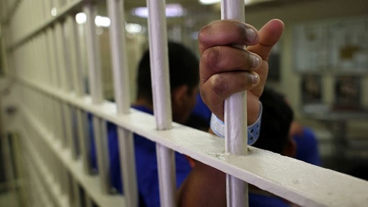 اهدای ۳۰۰ بسته معیشتی به خانواده مددجویان زندان تربت جام
