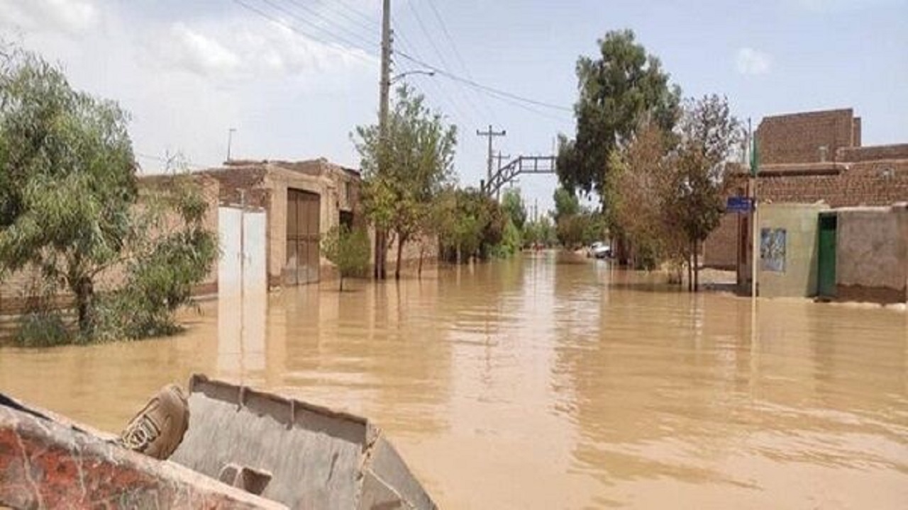 وقوع سیلاب در پی بارش‌های شدید باران در روستای استاد + فیلم و تصاویر