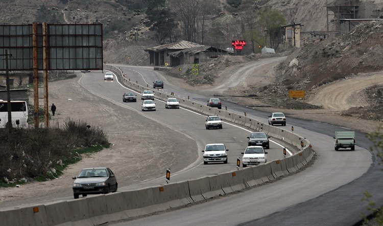 تردد روان در هراز/ترافیک در آزادراه قزوین - کرج سنگین است