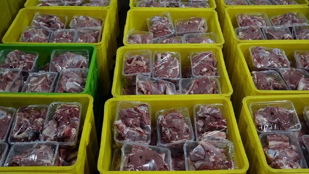 هزار و ۳۰۰ بسته گوشت میان نیازمندان استان قم توزیع شد