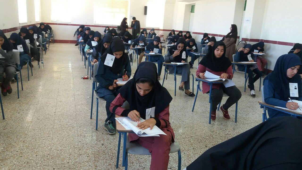 رقابت ۸۱۷ دانش آموز پایه نهم برای ورود به مدارس نمونه دولتی زرند