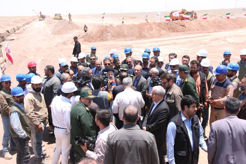رییس جمهور از طرح انتقال آب خلیج فارس به کرمان بازدید کرد