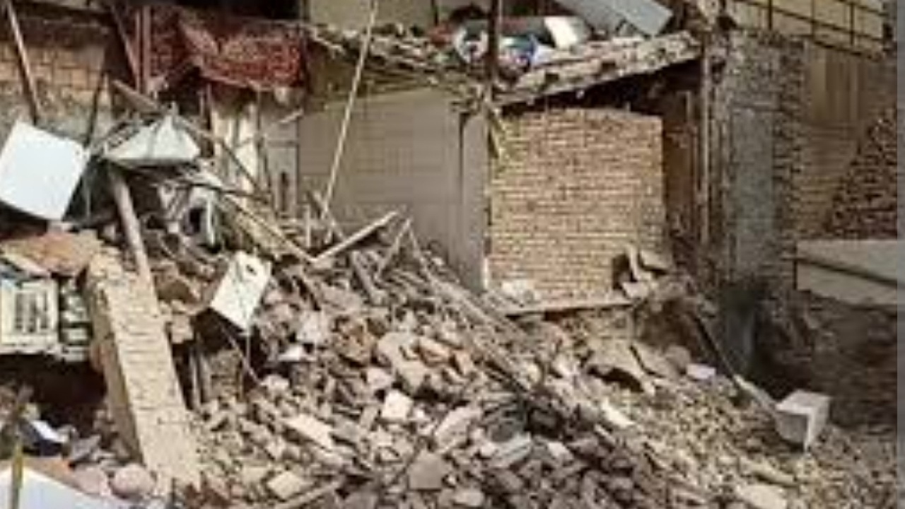 مصدومیت ۱۱ نفر بر اثر ریزش آوار در پاسگاه نعمت آباد