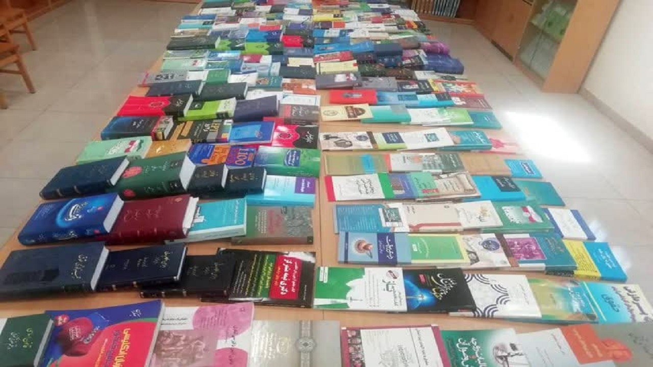 اهدای ۸۴۰۰ جلد کتاب آموزشی به کتابخانه‌های استان بوشهر