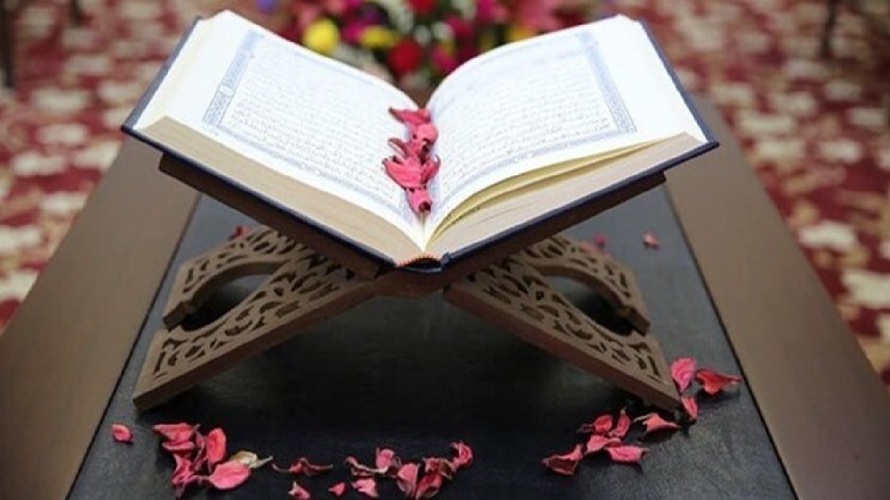 قرآن نوری است که هیچکس نمی‌تواند به آن خدشه وارد کند