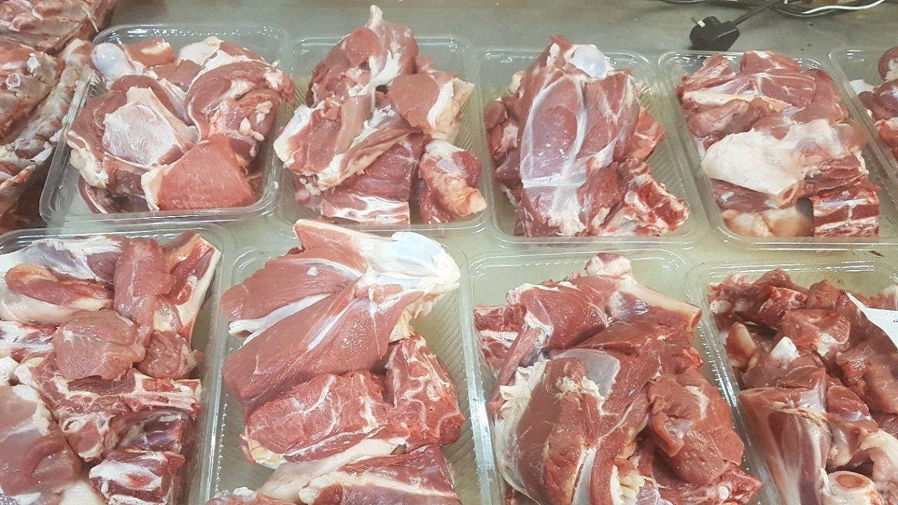 توزیع ۱۲۱ تن گوشت قرمز و مرغ منجمد بین مواکب اربعین در آذربایجان غربی