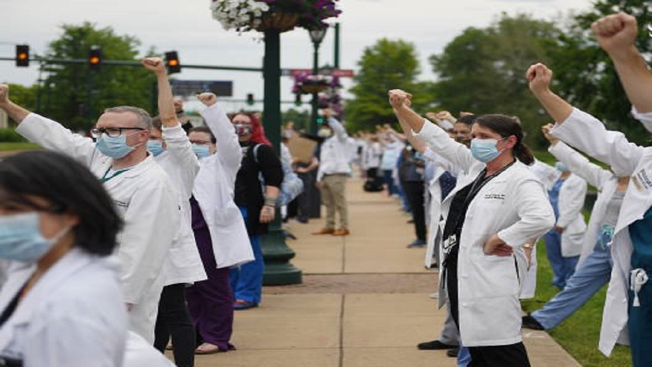 تصمیم بیش از ۷۵ هزار نیروی بخش بهداشت و درمان آمریکا برای اعتصاب