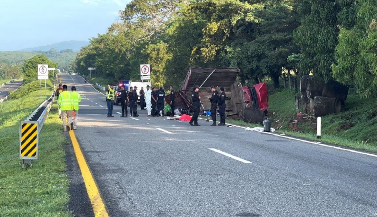 تصادف خونین کامیون حامل پناهجویان در مکزیک با ۲۷ کشته و زخمی