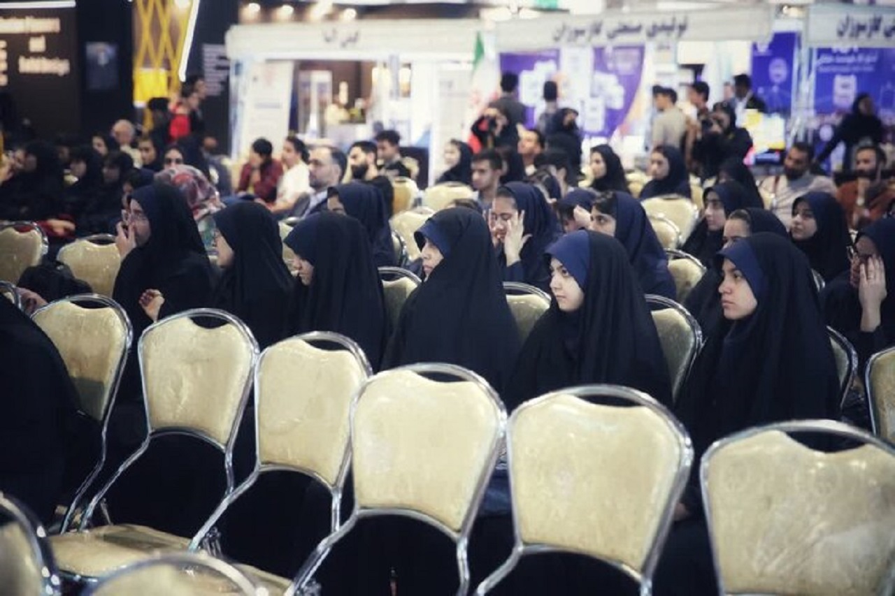 رقابت تنگاتنگ دانشجویان اصفهانی در رویداد ملی ایده شو
