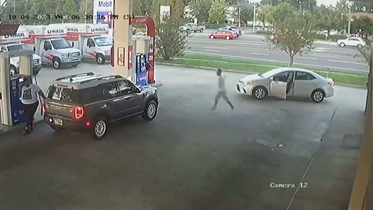 دزدیدن ماشین در پمپ بنزین آمریکا + فیلم