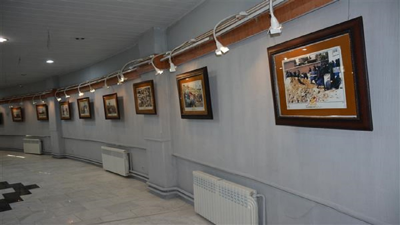 نمایشگاه عکس دفاع مقدس در بروجن گشایش یافت