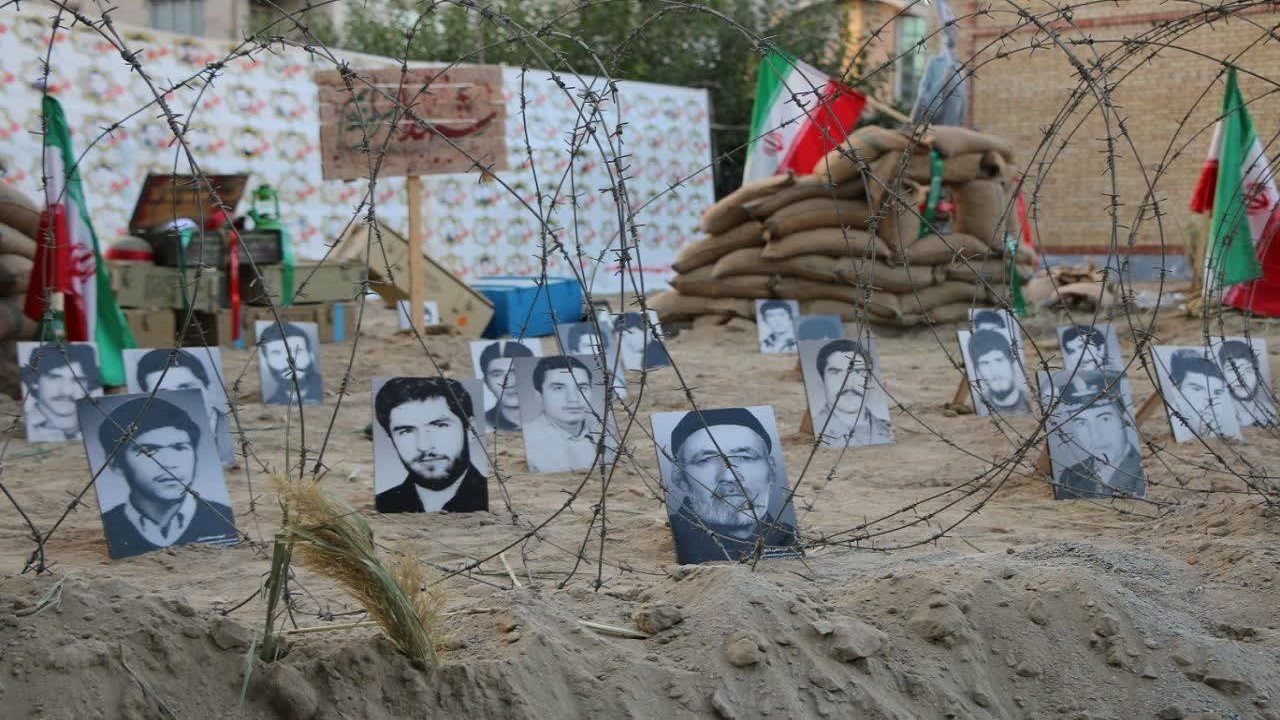افتتاح نمایشگاه دفاع مقدس در ماهدشت + فیلم و تصاویر