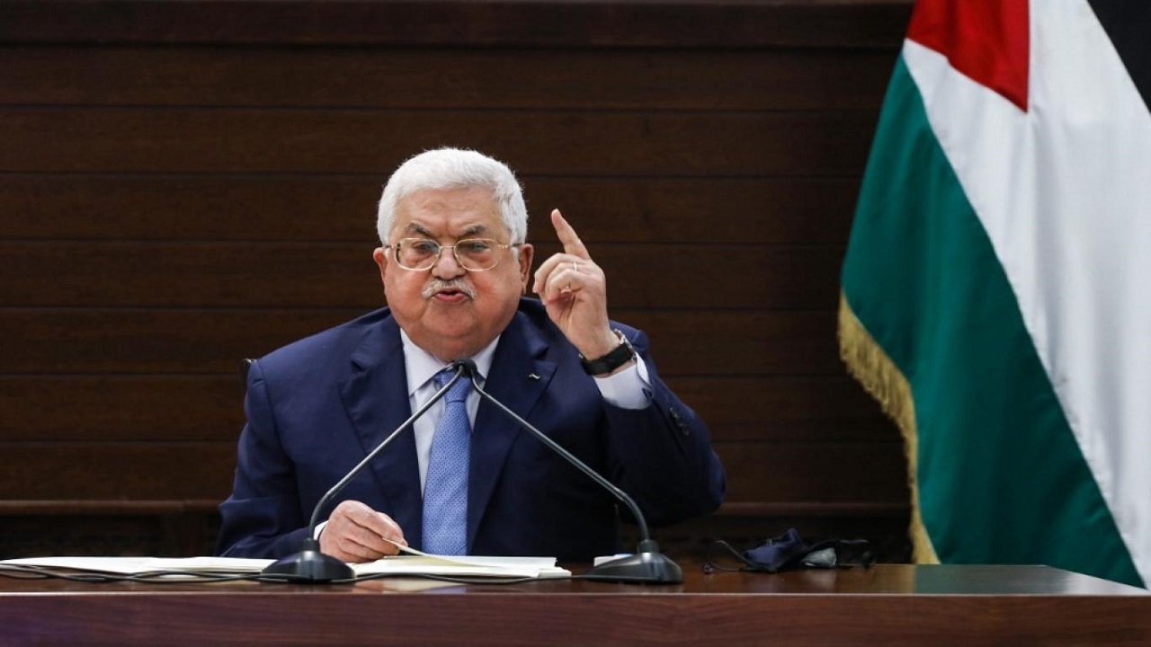 محمود عباس: سرزمین خود را رها نمی‌کنیم