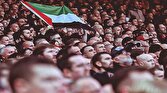 باشگاه خبرنگاران -پرچم فلسطین در دستان هواداران لیورپول/ به داد غزه برسید