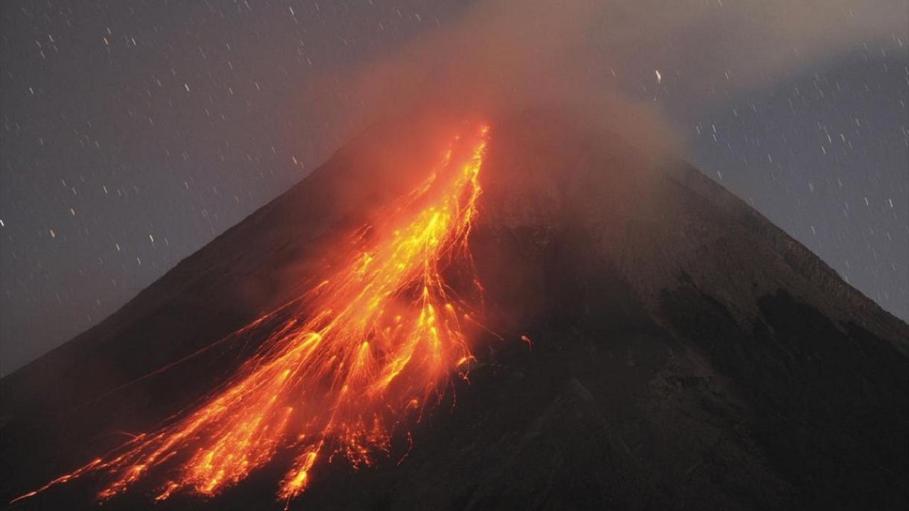 سطح هشدار نارنجی در پی فعال شدن آتشفشان شیلی