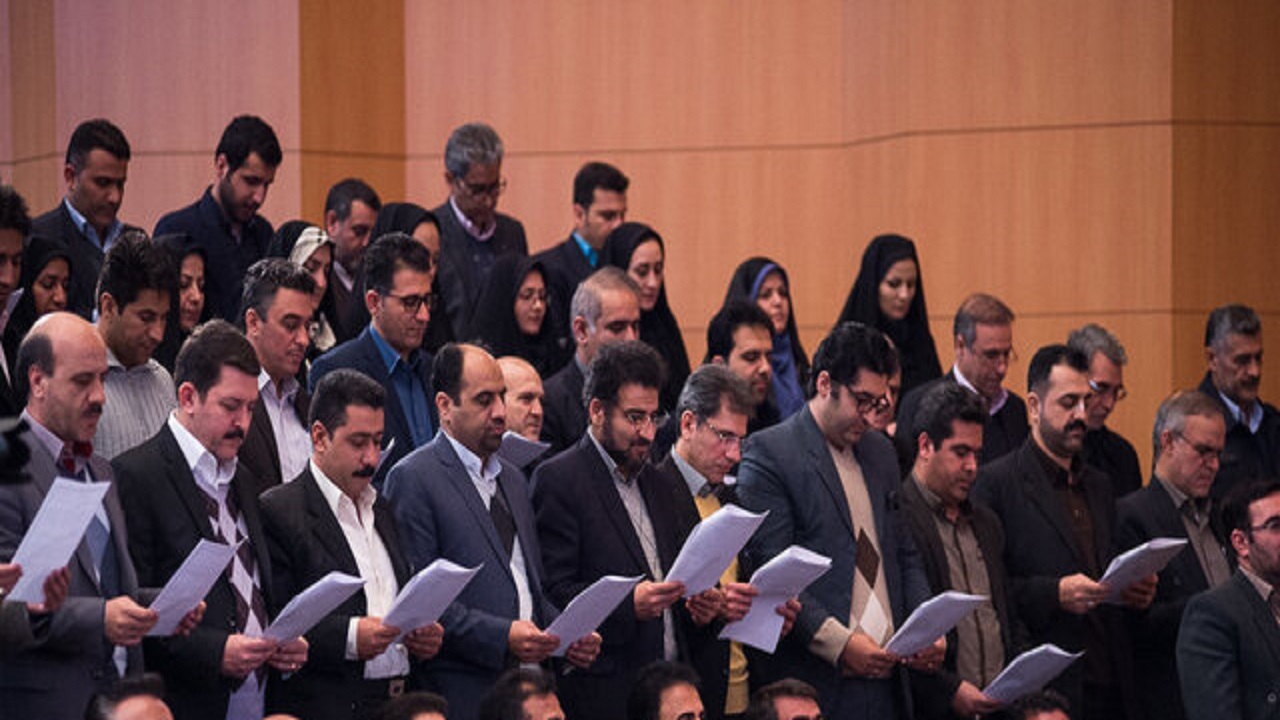 برگزاری مراسم تحلیف ۱۲۰ نفر از کارآموزان مرکز کارشناسان رسمی دادگستری