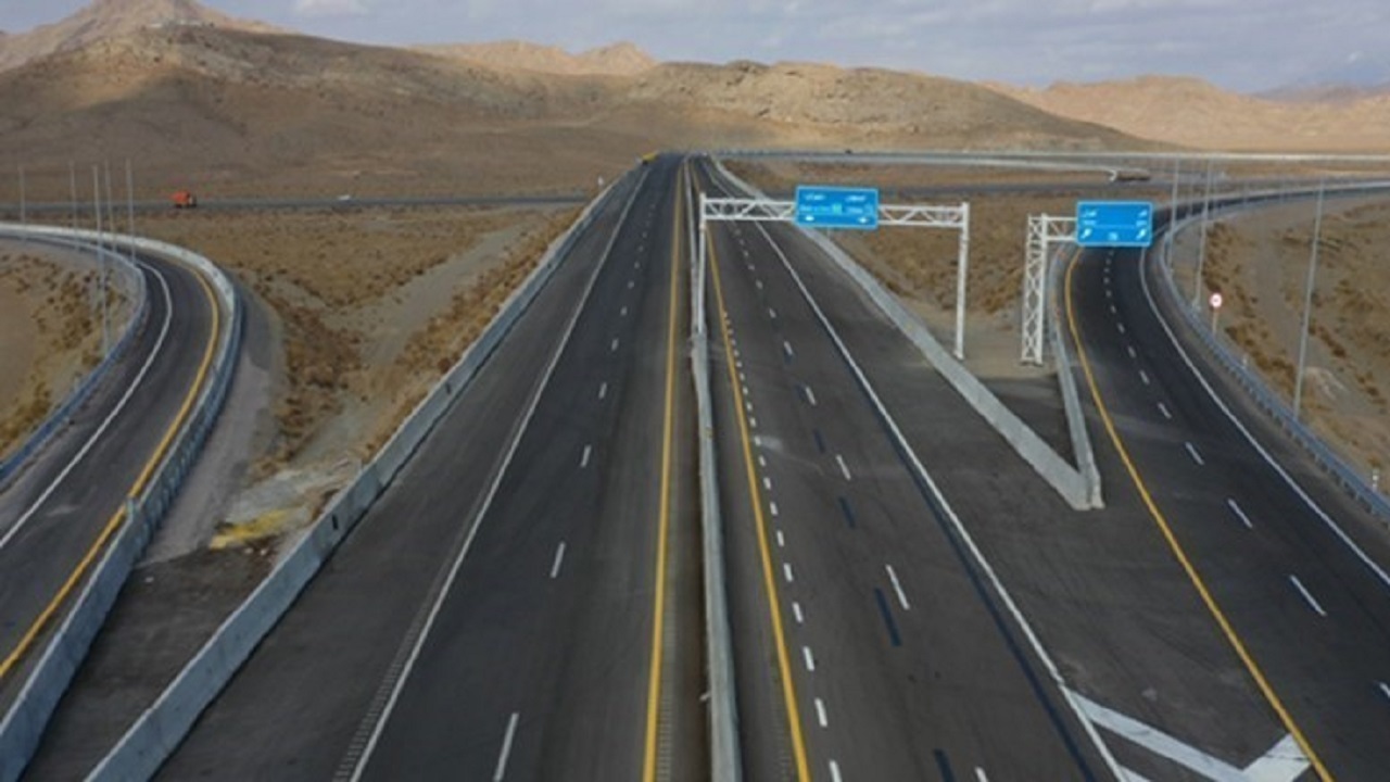 بزرگ‌ترین پروژه آزادراهی کشور آماده بهره‌برداری شد/ رئیسی  آزادراه شیراز ـ اصفهان‌ را  افتتاح می‌کند