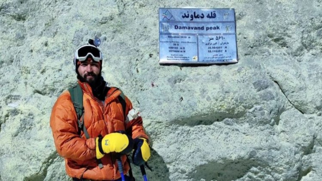 مرد یخی افغانستان قله دماوند را فتح کرد