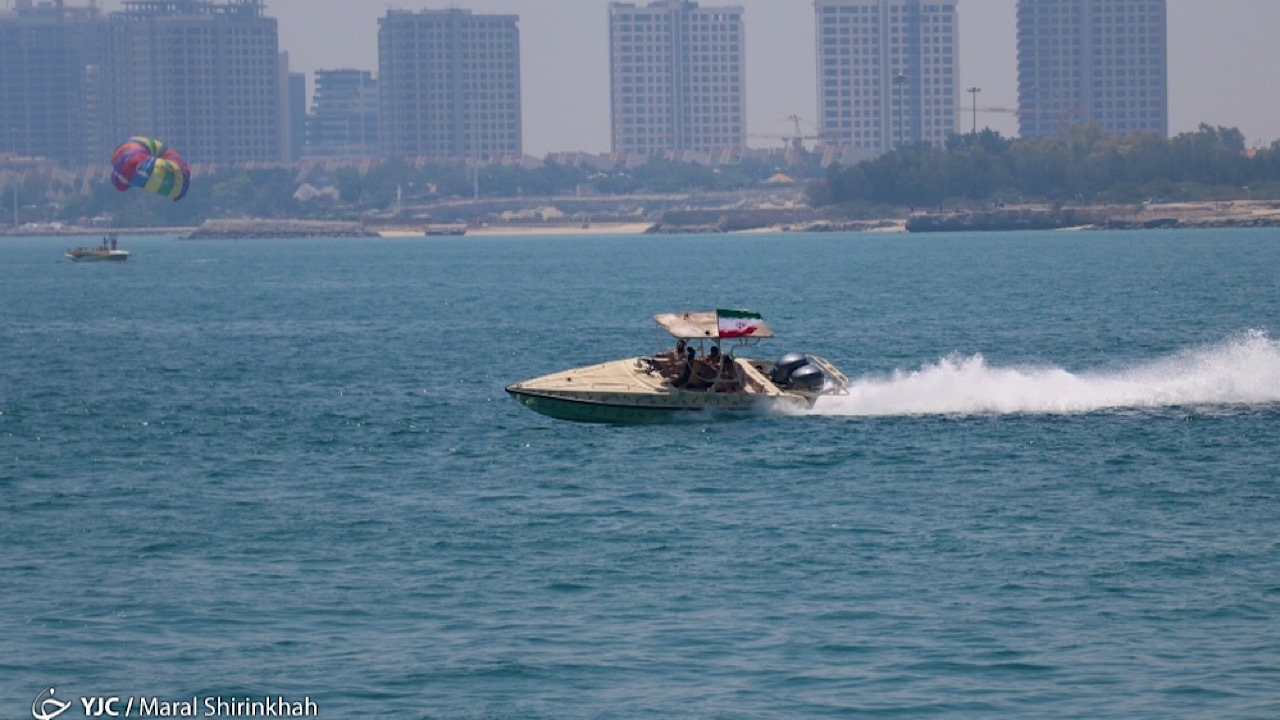 زیباترین جزایر خلیج فارس از دید کابین خلبان + فیلم