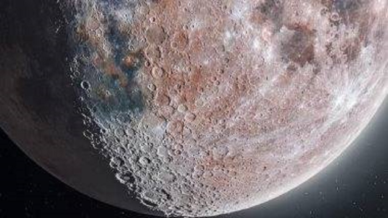 جزئیاتی که قبلا نمی‌دانستید/داخل ماه چگونه است؟