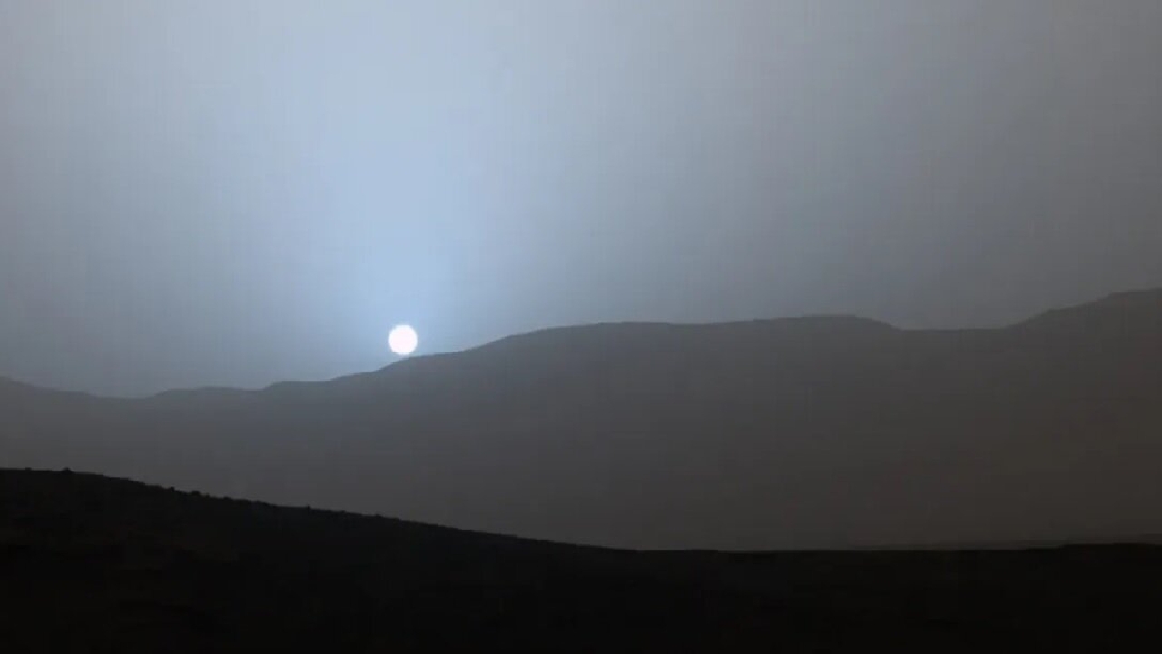 چرا غروب خورشید در مریخ آبی است؟