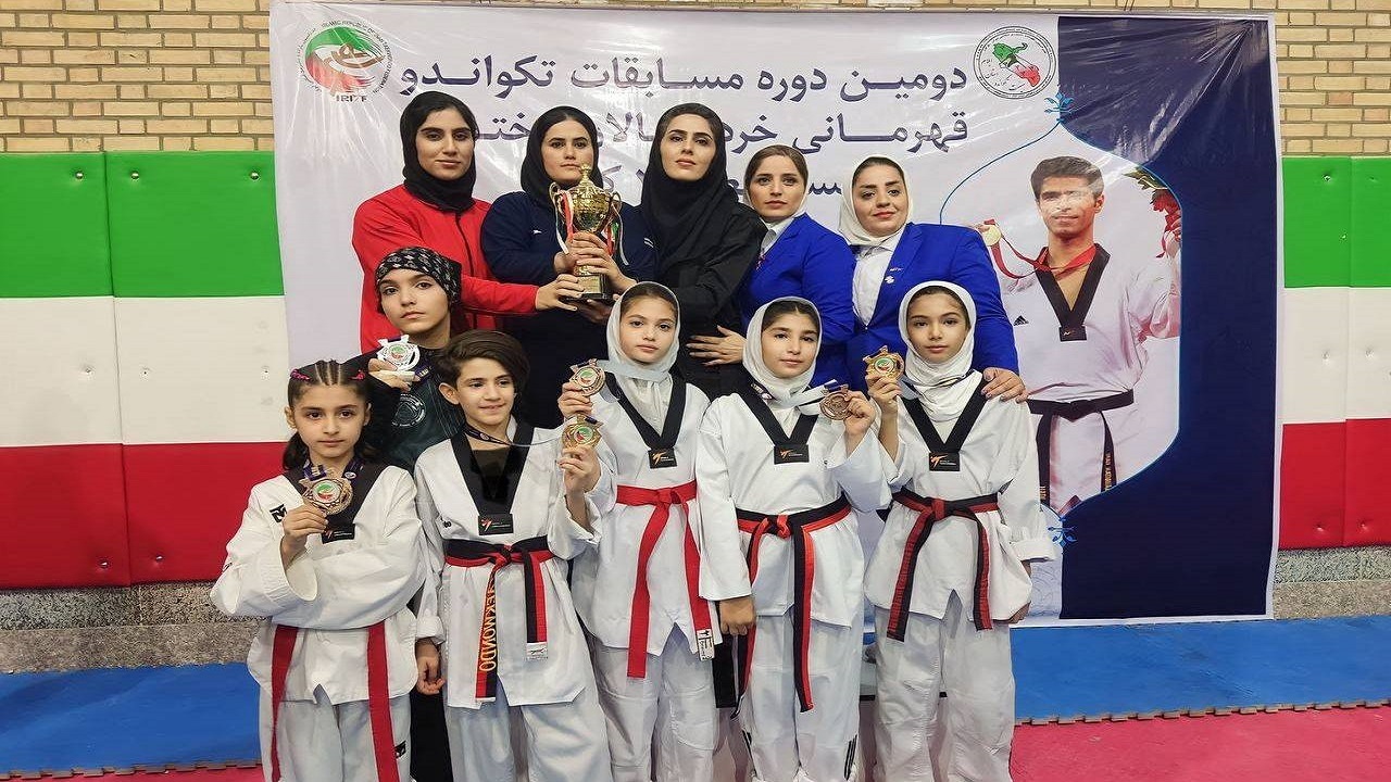 تکواندوکاران کردستانی در مسابقات قهرمانی مناطق در جایگاه سوم ایستادند