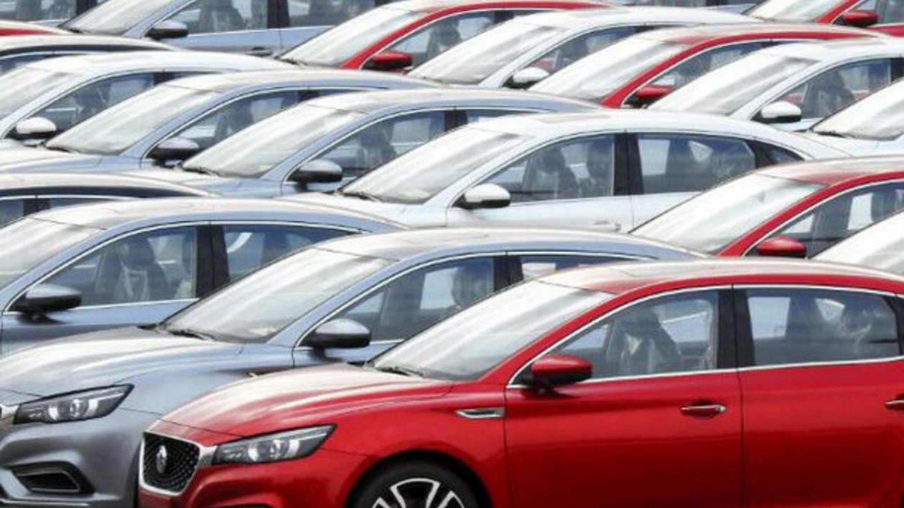 خودروسازان از واردات خودرو به کشور نگرانی ندارند