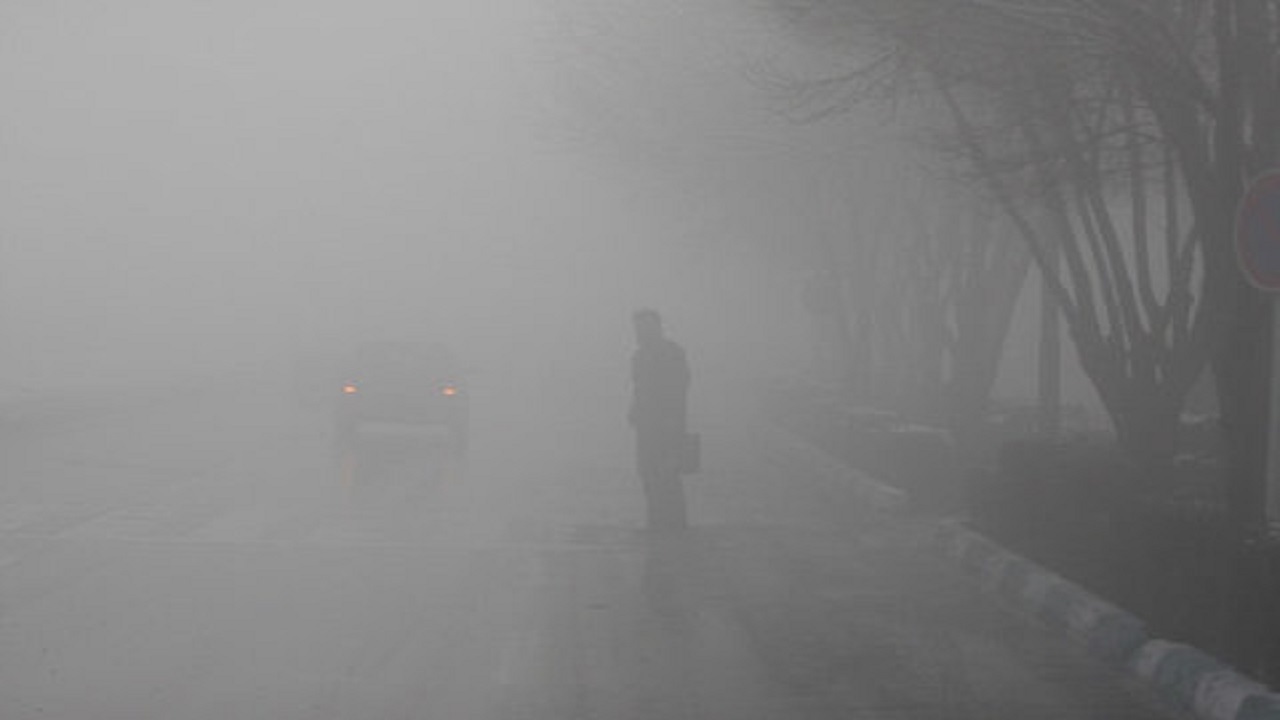 وقوع پدیده مه گرفتگی در برخی شهر‌های خوزستان +فیلم

 