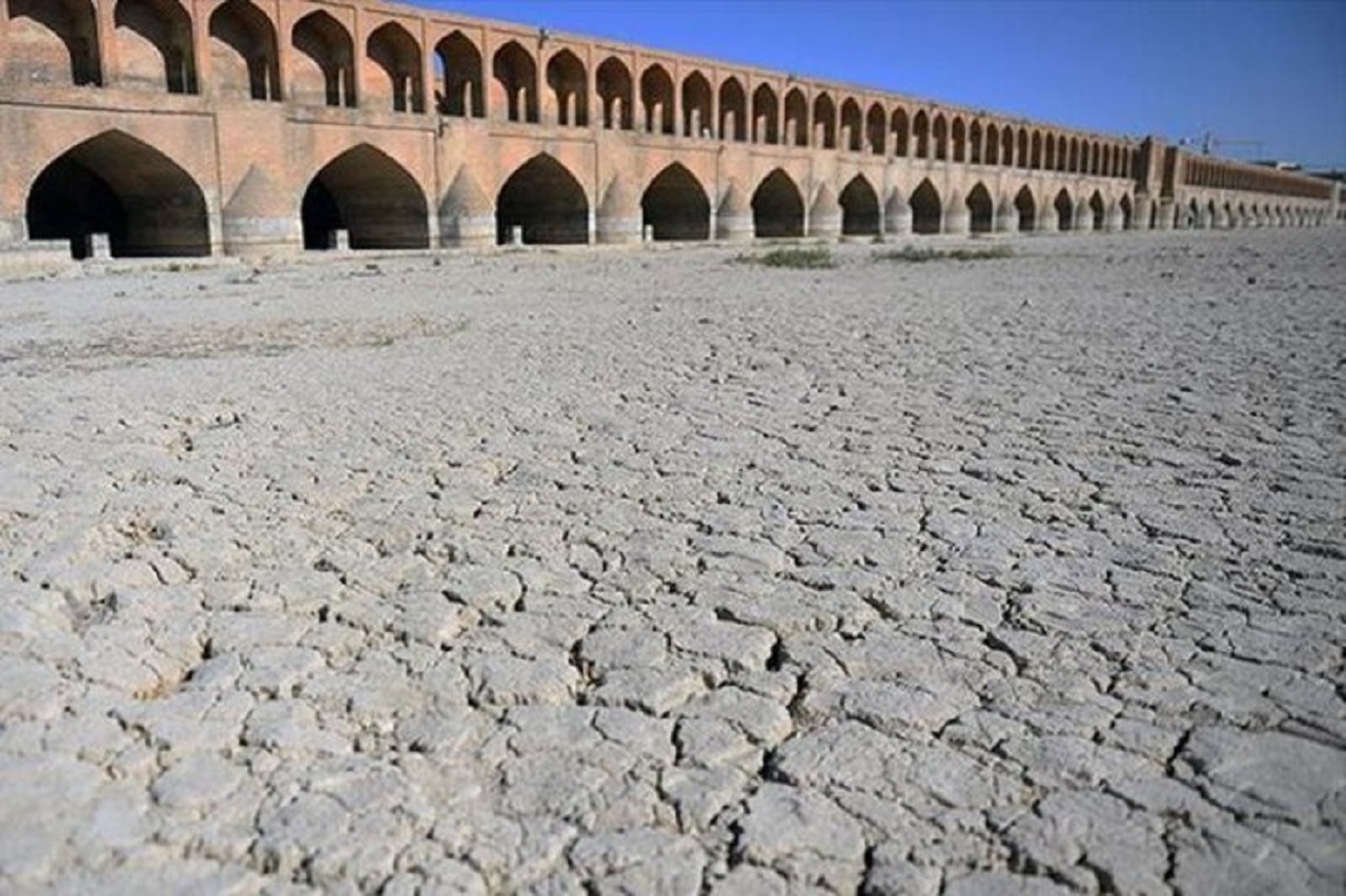 خشکی زاینده رود و فرونشستِ زمین، پایداری اصفهان را تهدید می‌کند